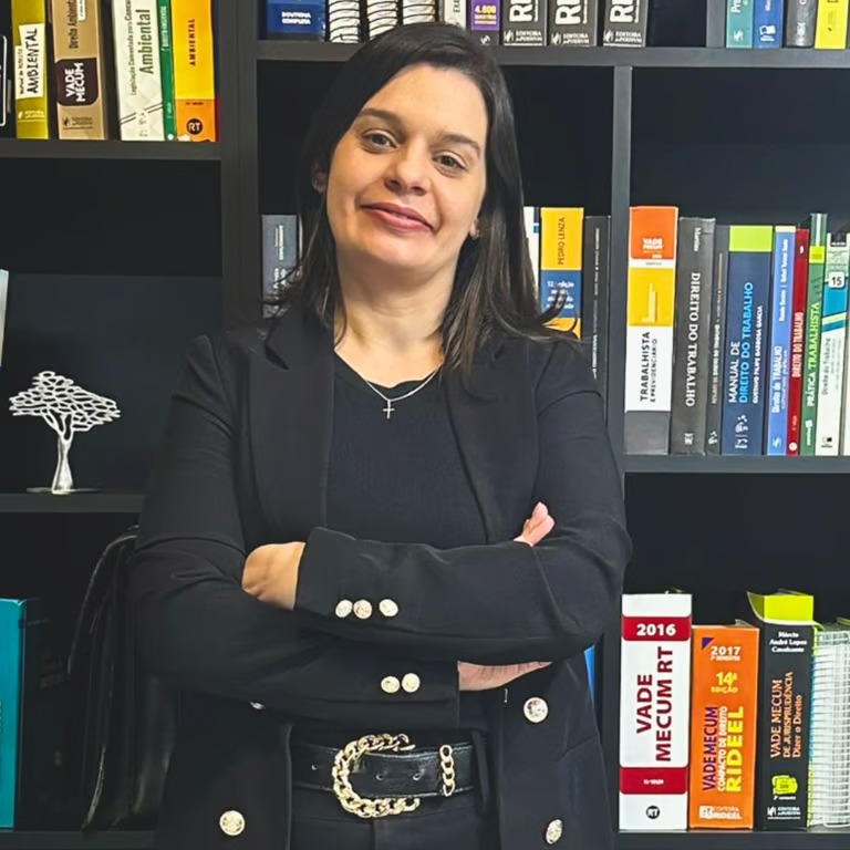 Foto profissional da Dra. Luana Maria Aparecida Lima